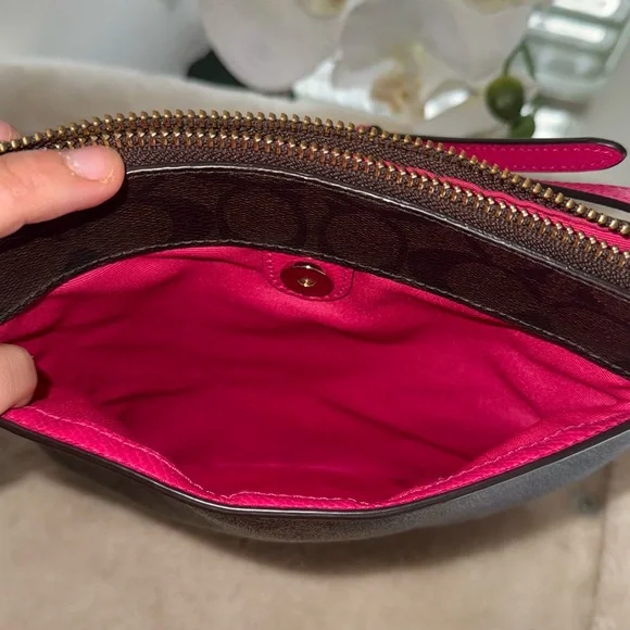 Coach crossbody - Picture 4 of 11